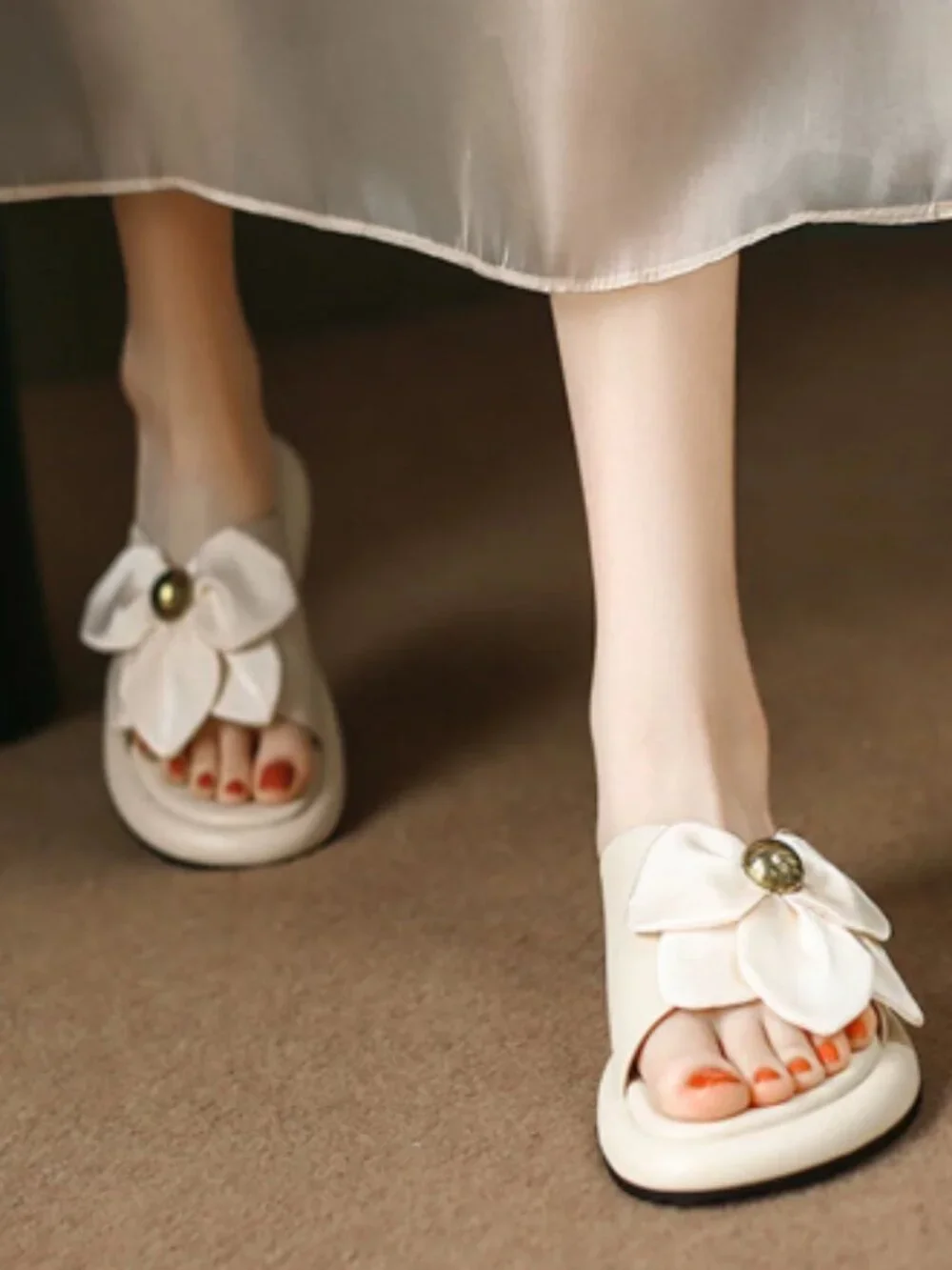 ULOVAZN Women’s Ivory Leather Slip-On Flat Floral Slide Sandals
